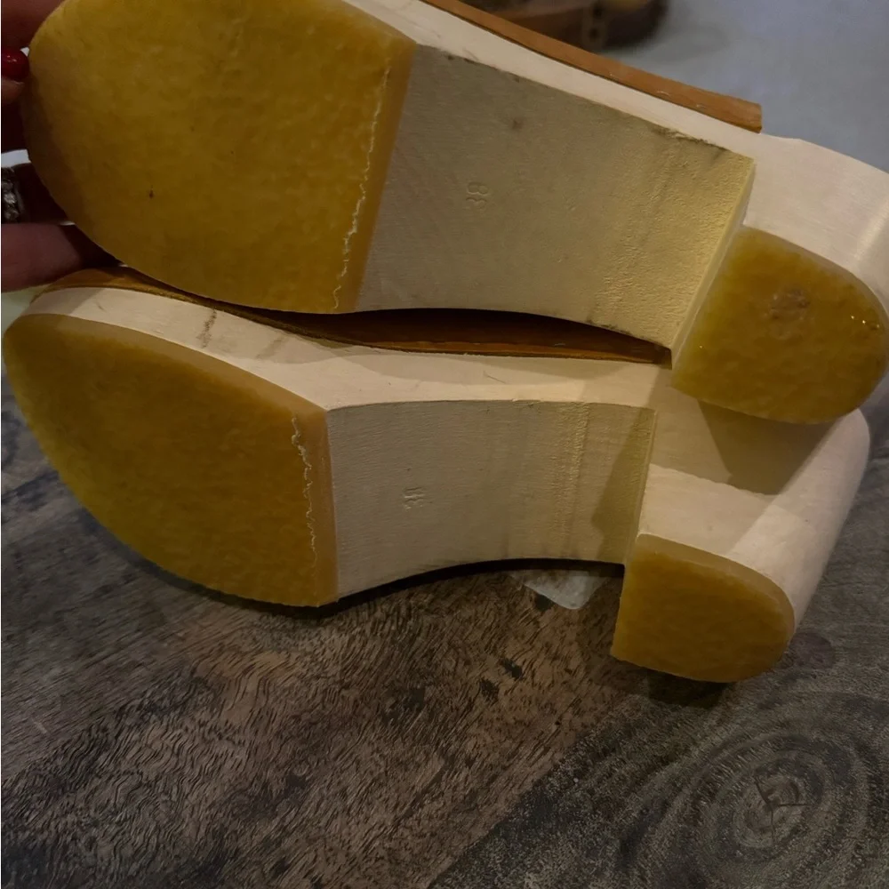 Bryr Tan Leather Women's Mules with Buckle Size 8 - Picture 5 of 7